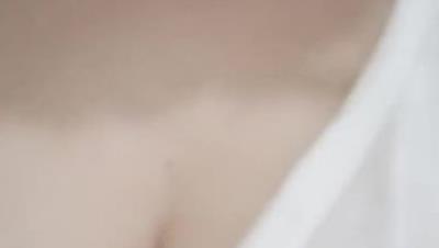 ❤️❤️大奶小少妇，老公出差约炮操逼，开裆肉丝无套抽插，边操边给老公打电话，操的大奶直晃动
